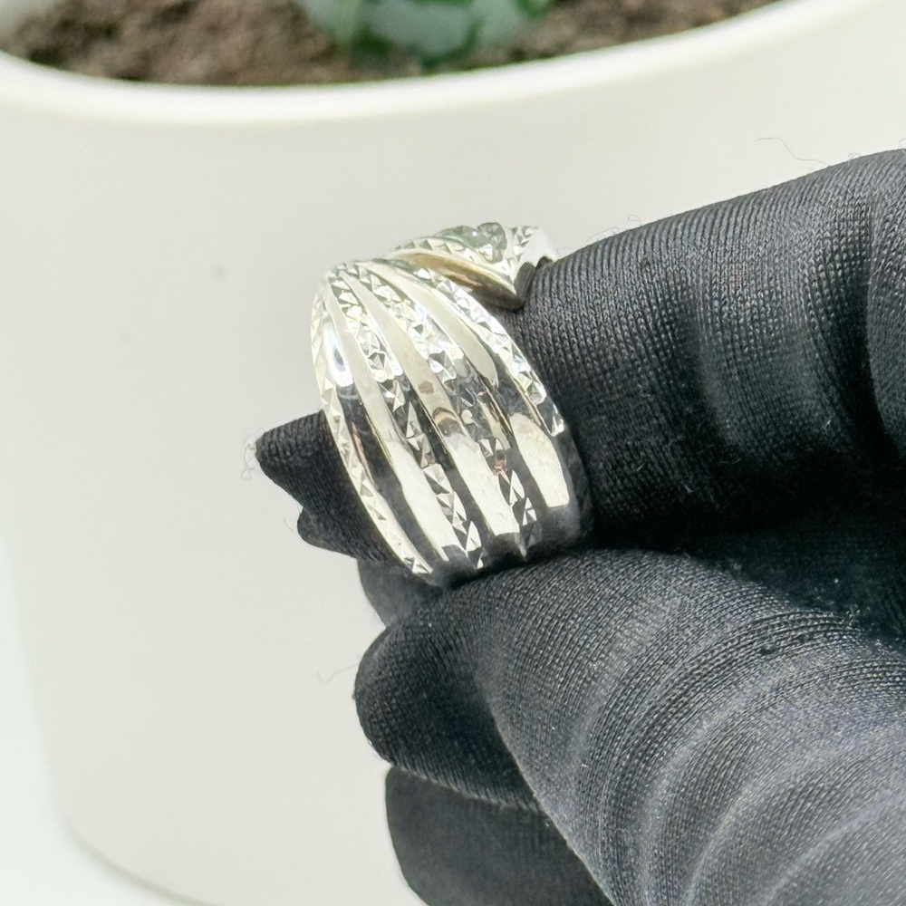 Silver Ring - Picture 9 of 11